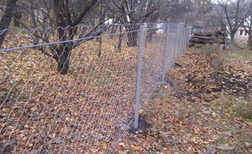 Забор из рабицы оцинованной с двумя рядами арматуры 8мм